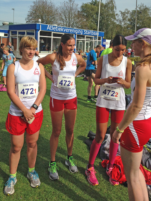 nóg een clubrecord: de 4x800m V-sen. met Veerle, Kirsten, Ghyta en Cindy