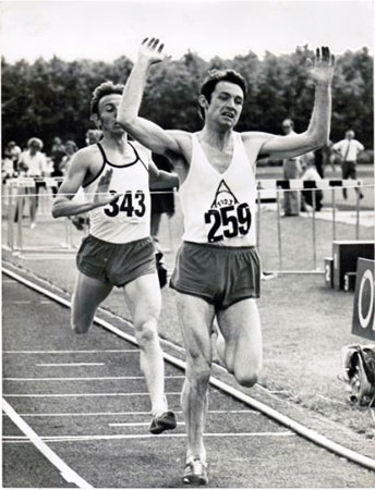 NK Drachten 1971, Bram neemt revanche op Haico Scharn op de 1500m NK Drachten 1971, Bram neemt revanche op Haico Scharn op de 1500m