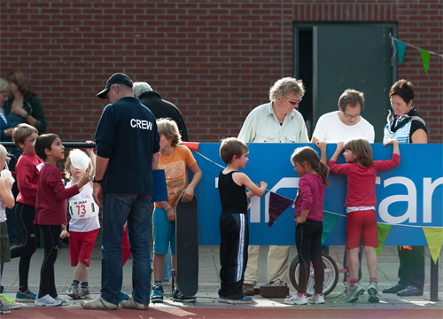 vrijwilligers in actie bij het clubkampioenschap 2013