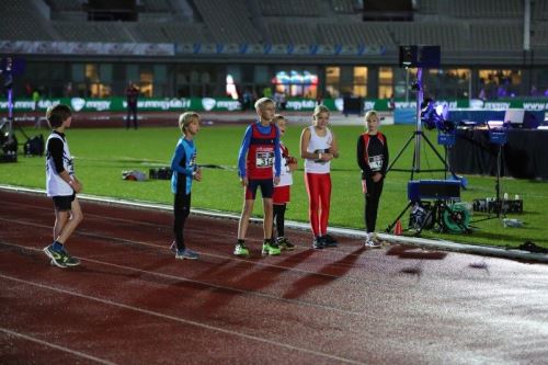 Reuze estafette tijdens Flame Games 2014 (foto: Martin Cloose)