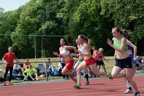 Jaimie en Rosa op de 100 meter