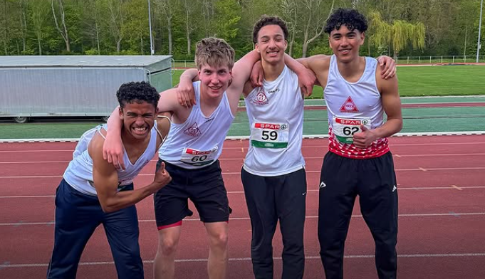 Nieuw clubrecord voor U20-estafetteploeg <h4>Felicitatie van oude recordhouders</h4>