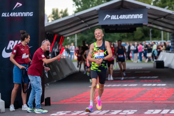 Nederlands kampioen 10 kilometer M55 <h4>René Wiering van AV23 wint in Rotterdam!</h4> Nederlands kampioen 10 kilometer M55 <h4>René Wiering van AV23 wint in Rotterdam!</h4>